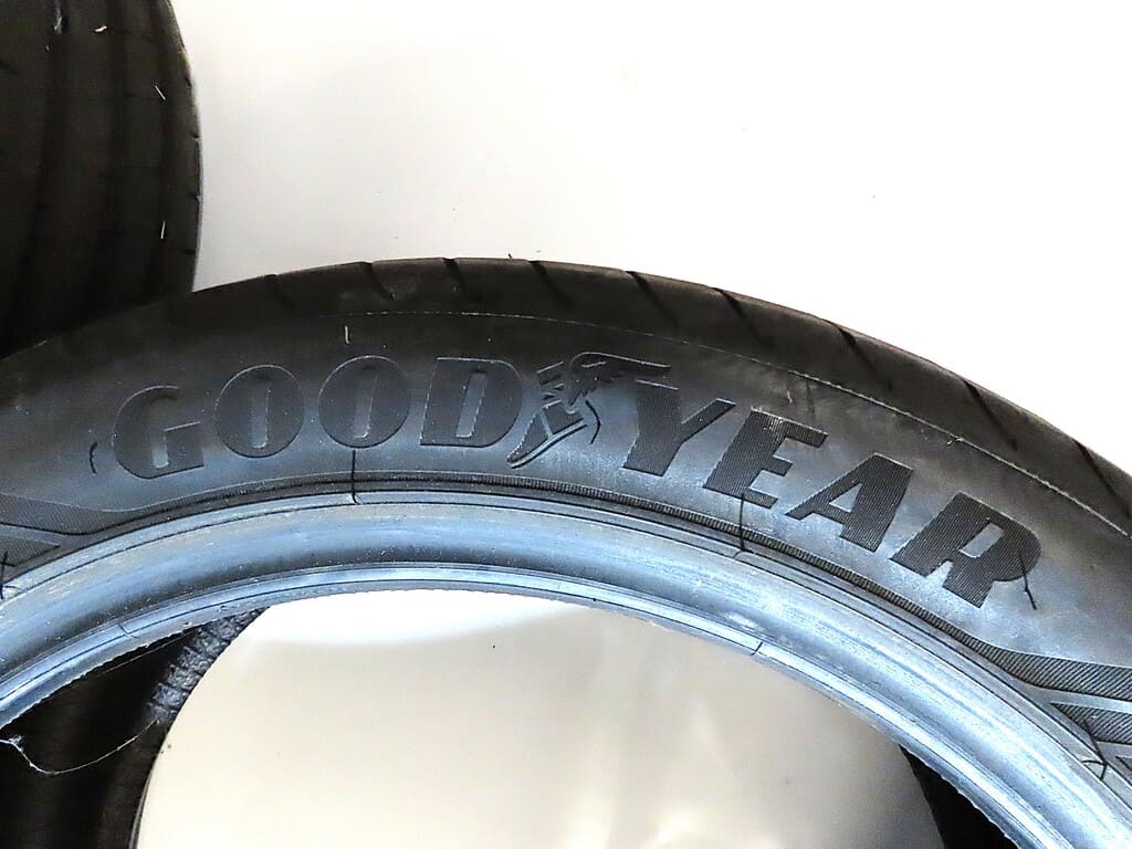 3 Räder Goodyear Eagle