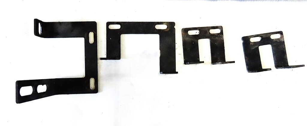 2 Trittbrettschwellenrohre schwarz mit Befestigung für VW T6