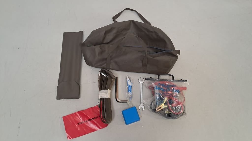 militärisches Fahrzeug-Werkzeugset (Pannenset)