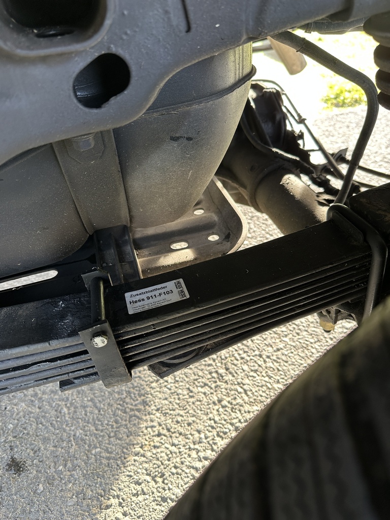 Auflastung VW Amarok, Ford Ranger ab23 Achslast 2: 2'300 kg (Zusatz-Blattfedern)