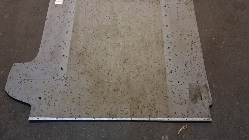 Bodenplatte für VW T5/T6 mit 1 Schiebetüre (2-teilig)