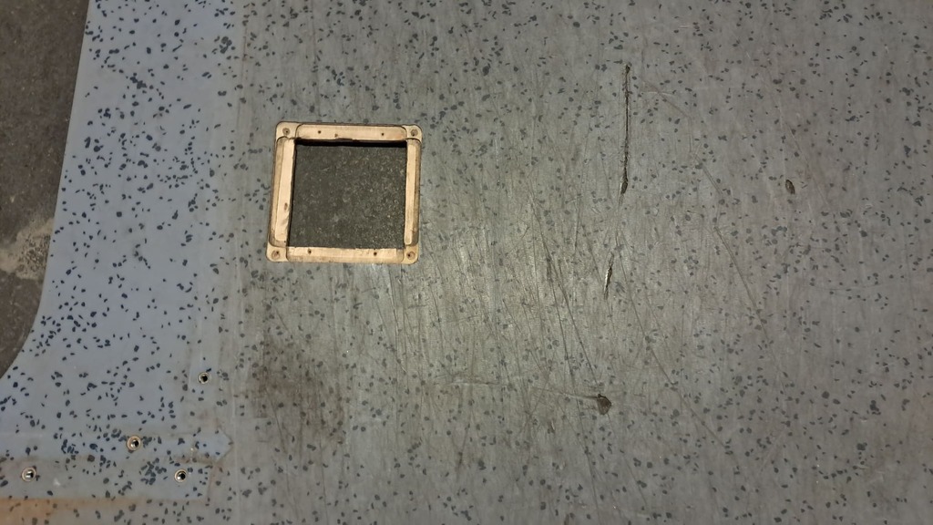 Bodenplatte T5/T6 mit 1 Schiebetüre inkl Loch (1-teilig)