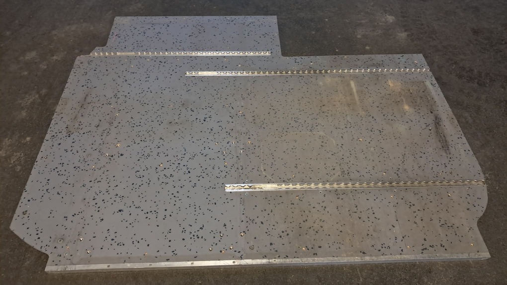 Bodenplatte hinten T5/T6 mit inkl. Airlineschiene (1-teilig)