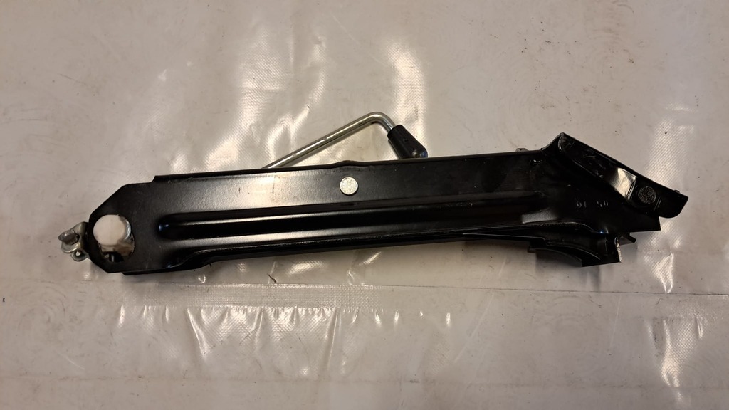 Wagenheber Pannenset Bordwerkzeug VW T5/T6 Transporter 7E8 011 031