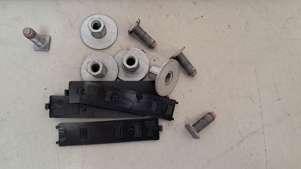 2 Dachträger VW Amarok 2023 (N1WBE51700AD)