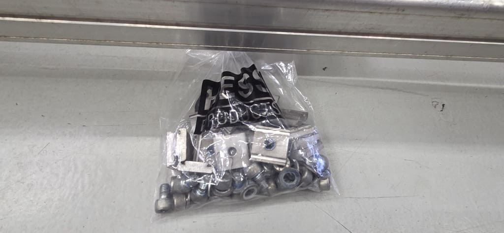 Dachträger inkl. Schrauben für Renault Traffic