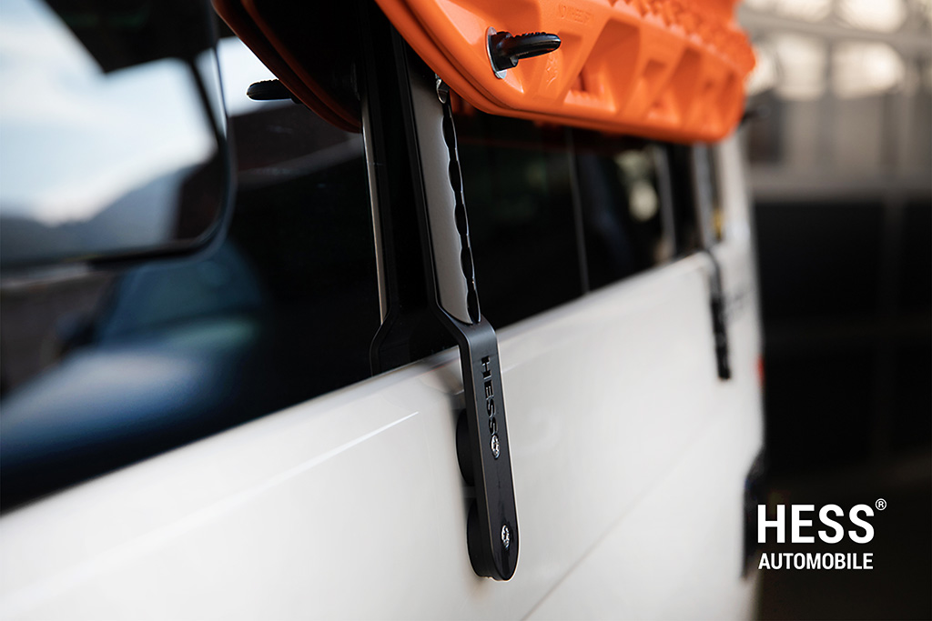 Neodym-Magnetsystem Ø 45 mm schwarz gummiert mit Innengewinde, hält ca. 31 kg