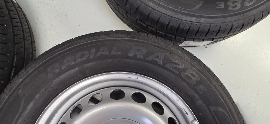 Radsatz Hankook Radial RA28E 215/65 R16C für VW T5/T6/T6.1