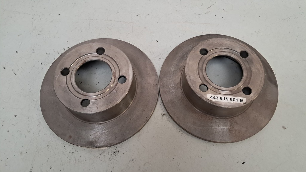 2 originale Bremsscheiben (443615601E)