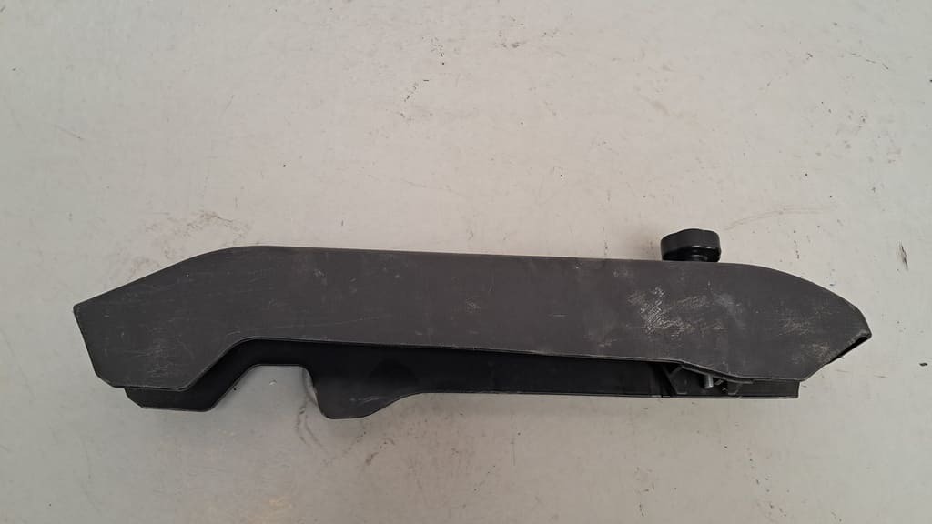 Bordwerkzeug Pannenset mit Abschleppöse Abschlepphaken für VW T5/T6