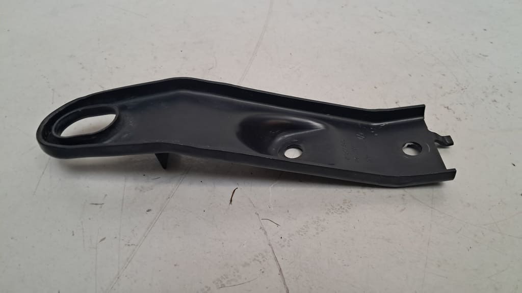 Abschleppöse (7E0803611) VW T5/T6