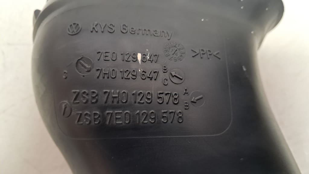 Luftansaugrohr (7E0129647) für VW T5 / T6 Transporter/Multivan/Caravelle