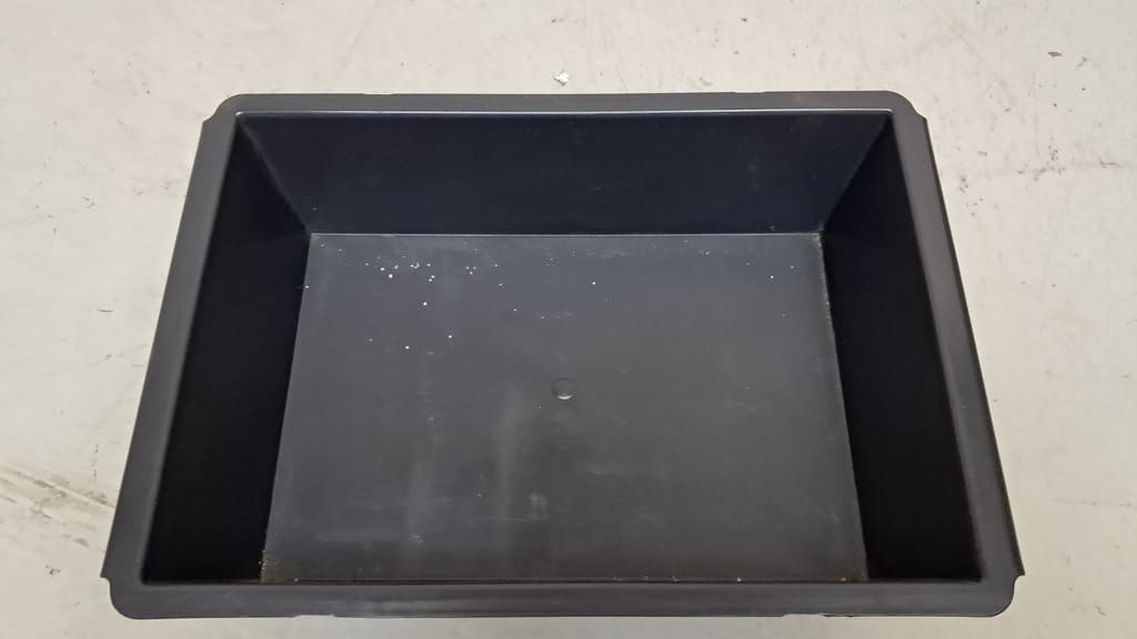 Original VW Staubox unter der 3er-Sitzbank in der 2. Sitzreihe für VW California