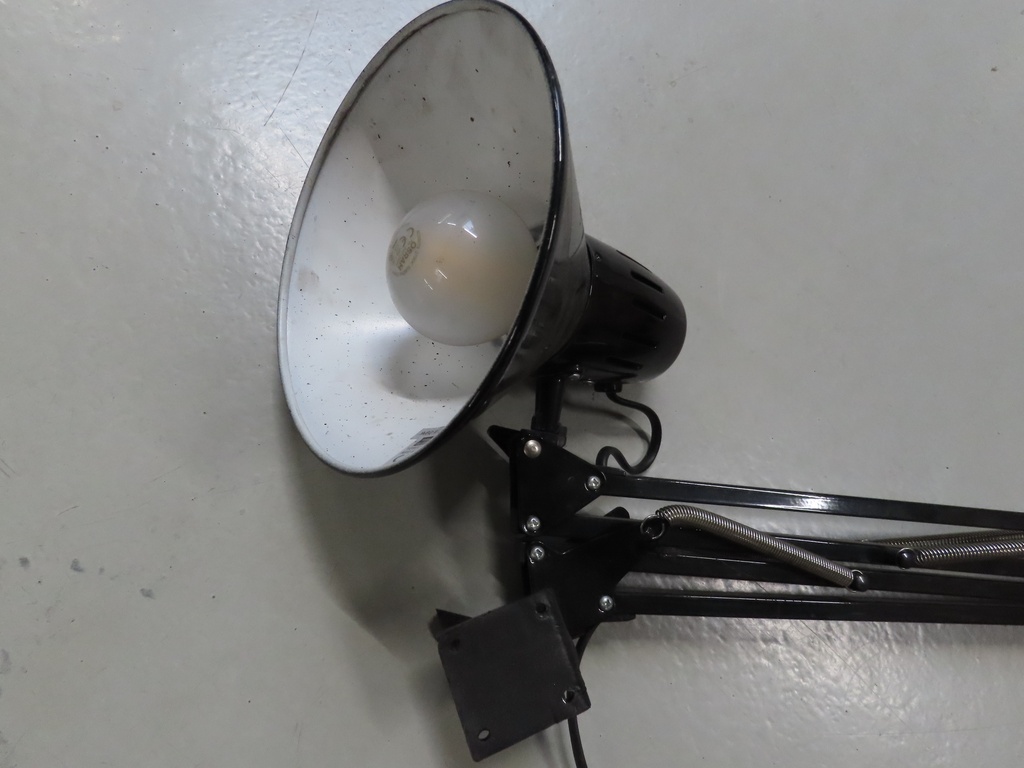 Tischlampe mit Gelenkarm