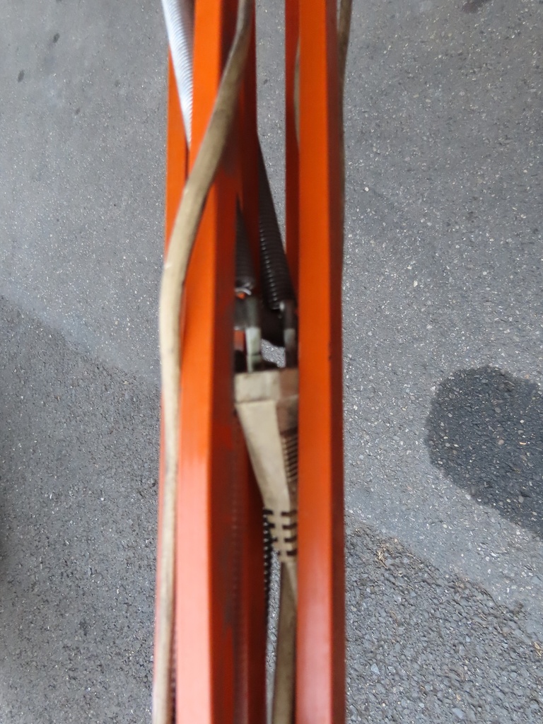 Tischlampe mit Gelenkarm (VW)