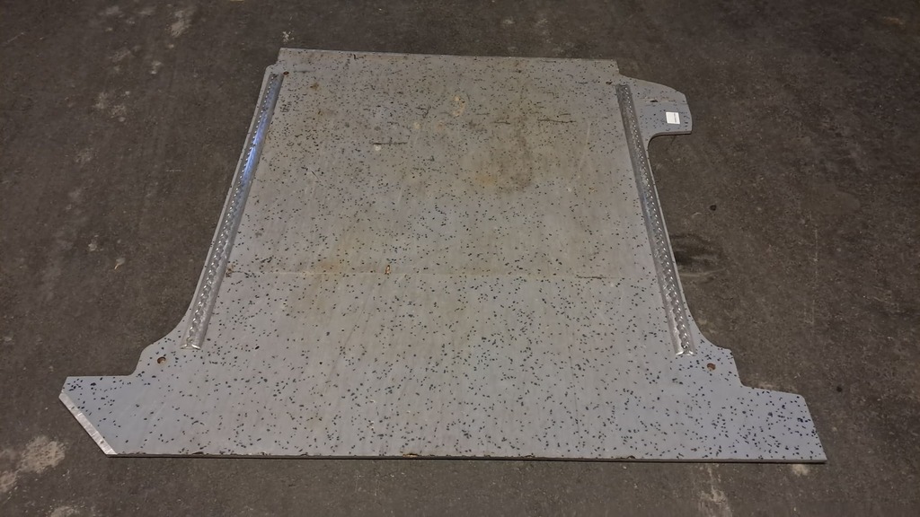 Bodenplatte für VW T5/T6 mit 1 Schiebetüre und Airlineschiene (1-teilig)-Occasion