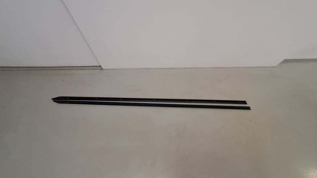 C-Schiene links /rechts für Dachträger kurzer Radstand VW T5/T6 ohne Endkappen