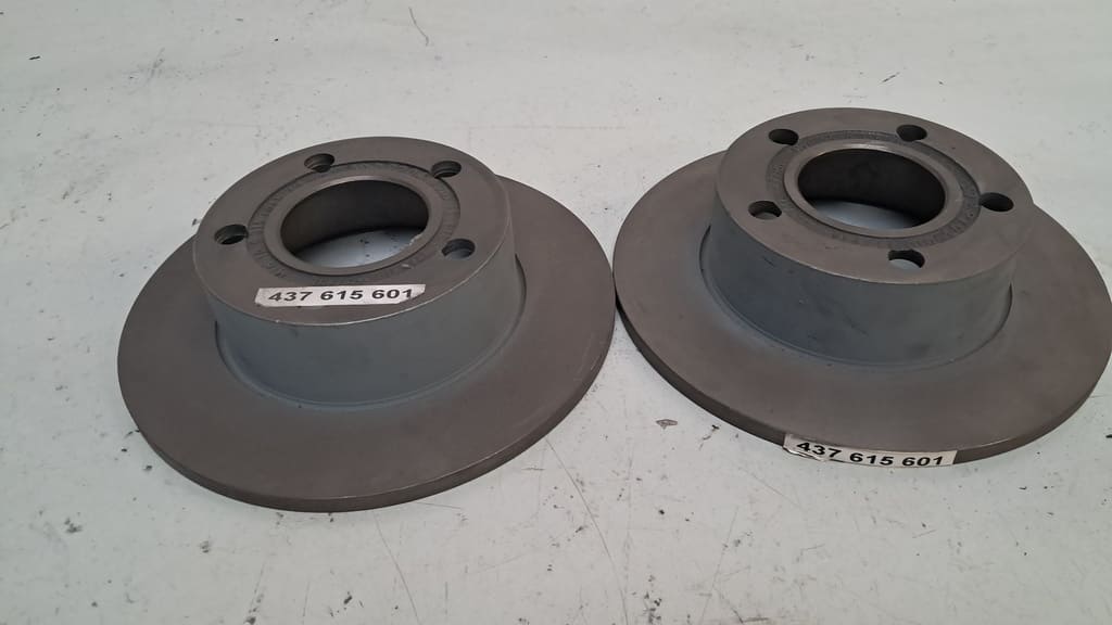 2 originale Bremsscheiben (437615601) für Audi 100 / 200 / Quattro-Occasion