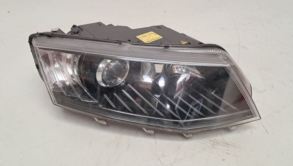 Xenon-Scheinwerfer rechts (5E1941016B) für  Škoda Octavia III (2013–2017)-Occasion